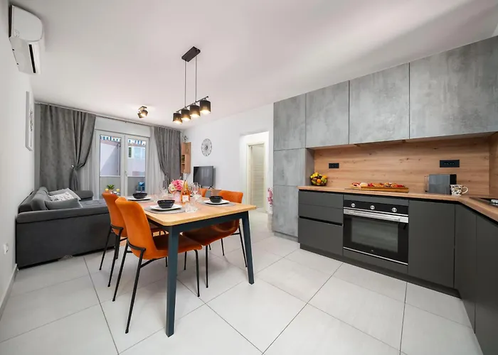 Sunny Place Apartment